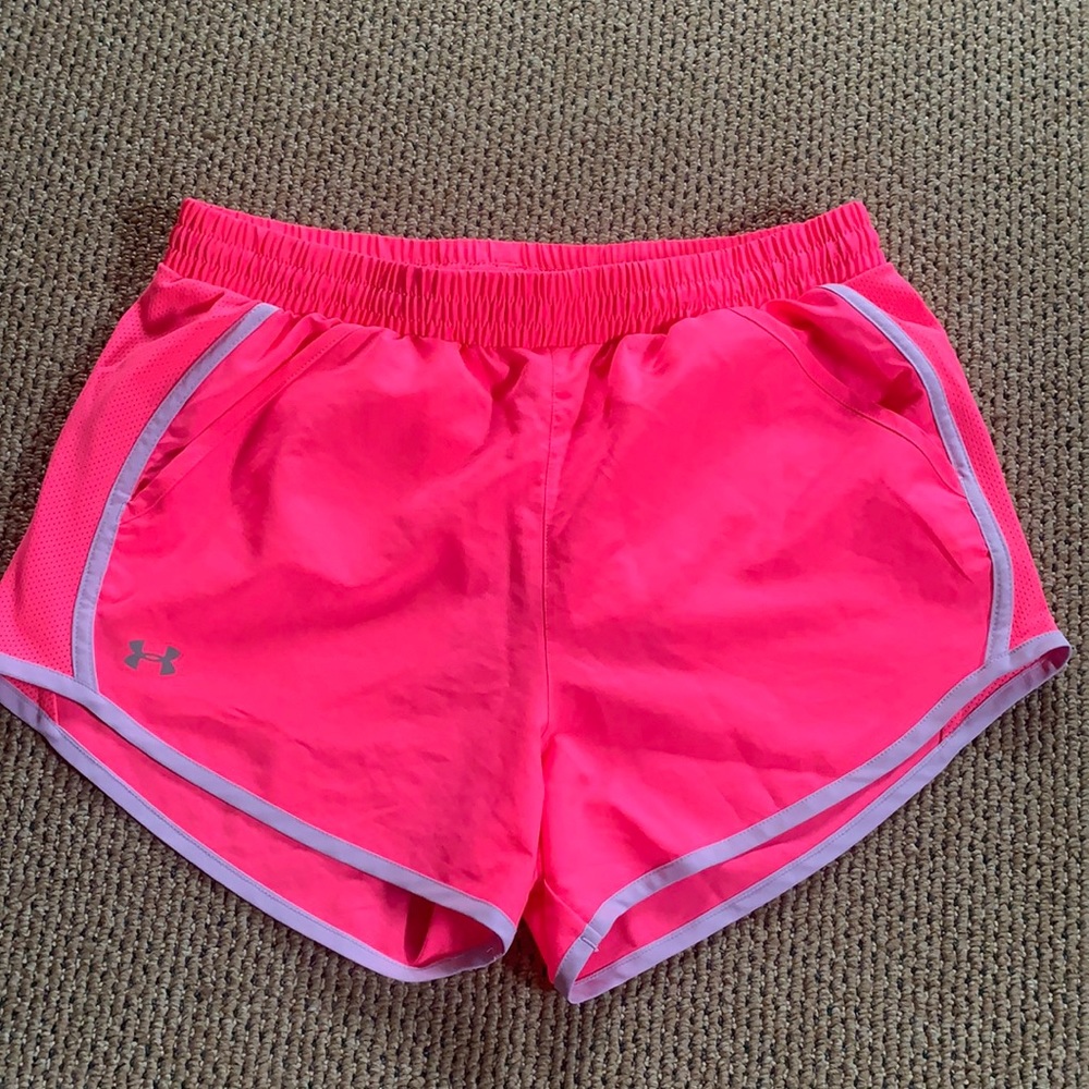 NEVER WORN Under Armour athletic shorts